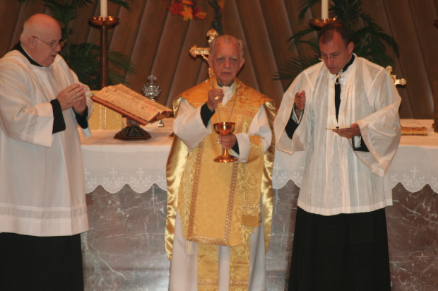 Celebrant: Don Teodoro de Faria, Bishop Emeritus of Funchal, Madeira, Portugal.  Fr. Gregory Pendergraft, FSSP, and Fr. James W. Dolan served as Pontifical Low Mass Chaplains.